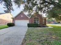 Building Photo - Fantastic looking 4 bedroom and 2 bathroom home in a great neighborhood nestled in the heart of S...