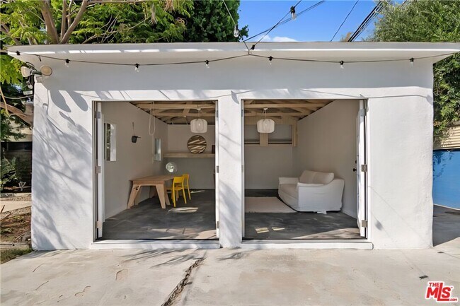 Building Photo - 3780 Beethoven St