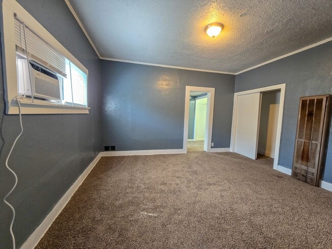 Building Photo - 3 Bed home in Shawnee!