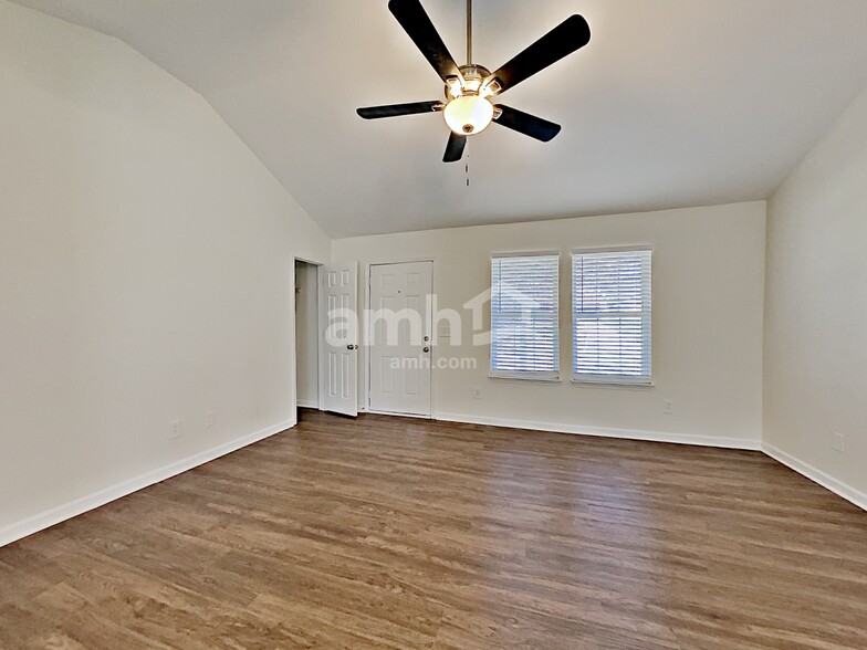 Building Photo - 1624 Jo Ann Dr