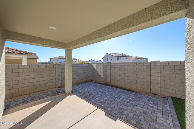 Building Photo - 14651 W Valentine St