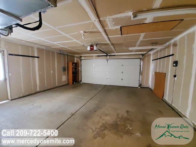 Building Photo - Hunters Village Phase 2. Do not disturb tenants.