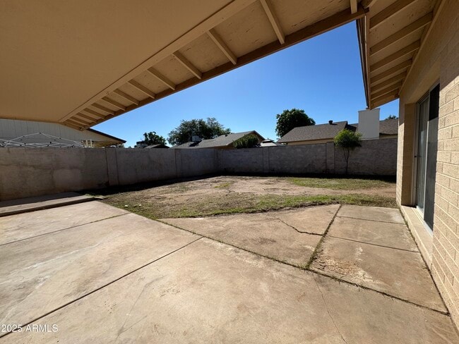 Building Photo - 5021 W Mercer Ln