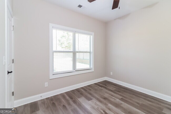 Building Photo - 480 Saddlechase Dr