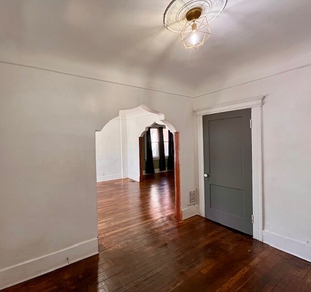 mud room, office - 2544 Canton St