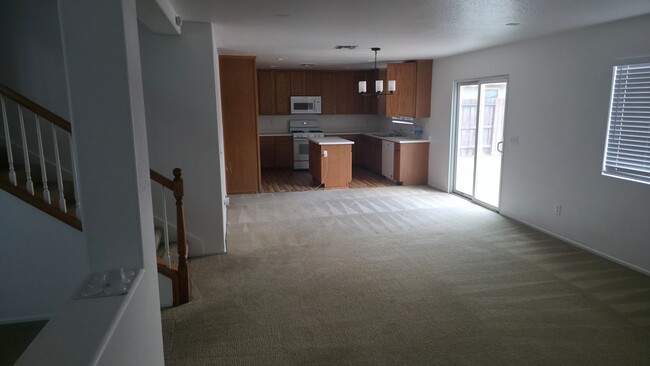 Building Photo - 316 Jackrabbit Dr