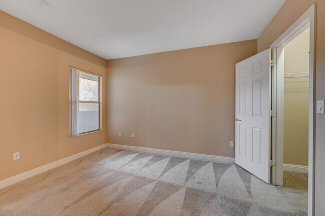 Building Photo - 8000 W Badura Ave