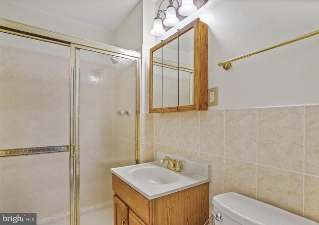Building Photo - 812 Azalea Dr