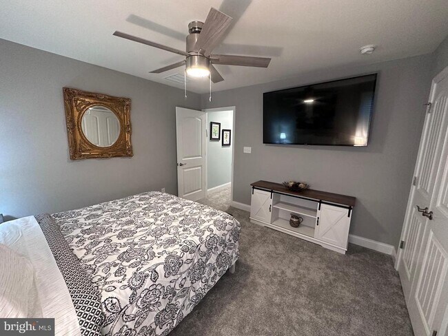 Building Photo - 33842 Darlington St