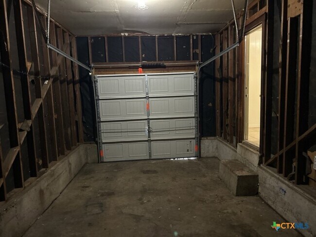 Building Photo - 715 Cardinal Ave