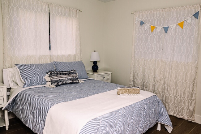 Building Photo - 1433 NE 23rd St