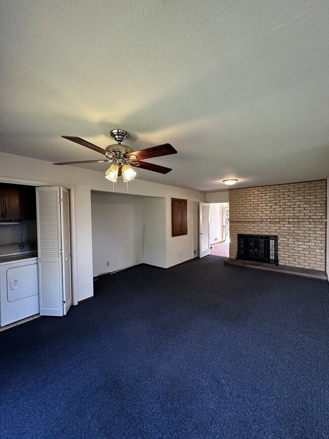 Building Photo - 154 Maiden Ln