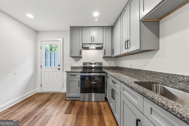 Building Photo - 483 Vine St