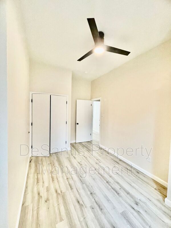 Building Photo - 112 Hemlock St