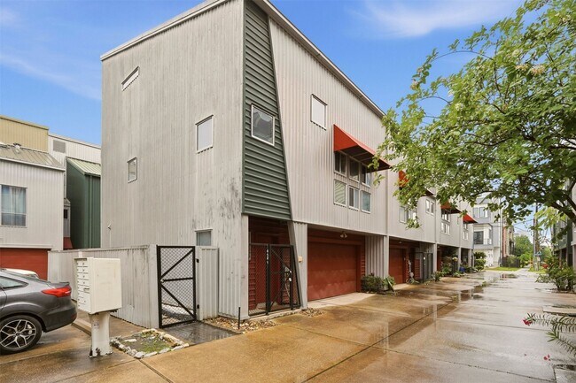 Building Photo - 6121 Gehring St