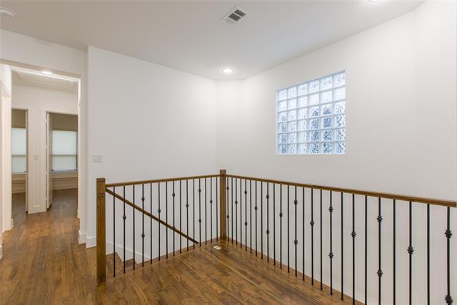 Building Photo - 6105 Echelon Way