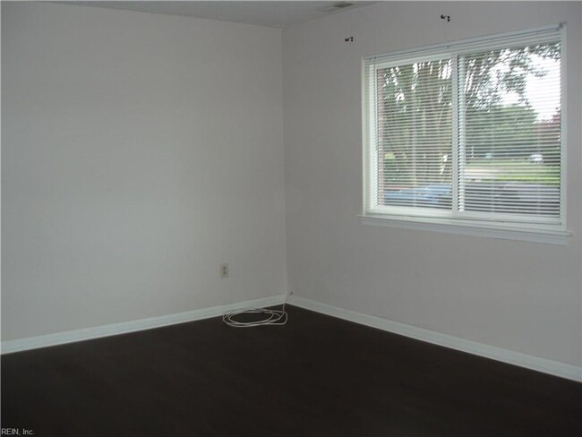 Building Photo - PEMBROKE AREA VIRGINIA BEACH FOR RENT!