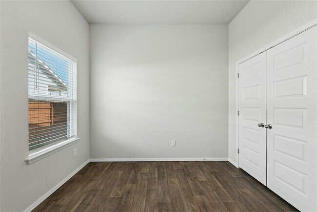Building Photo - 120 Lyndon Dr