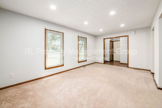 Building Photo - 356 Northview Dr