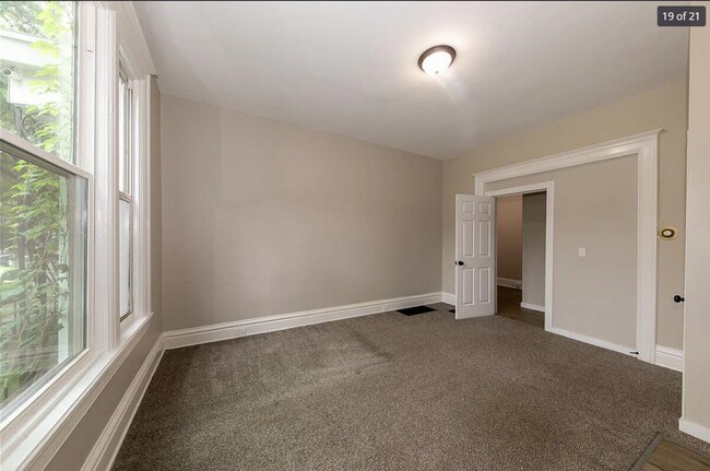 Building Photo - Greenup Duplex