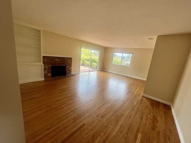 Building Photo - 9686 Wayfarer Dr