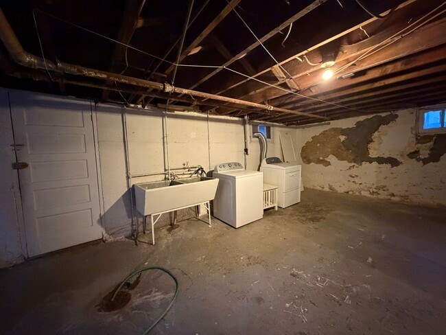 Building Photo - South Roanoke Charm!