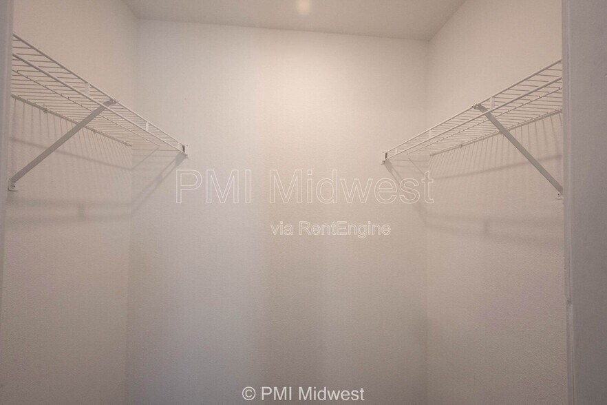 Building Photo - 7657 Scatter Woods Ln