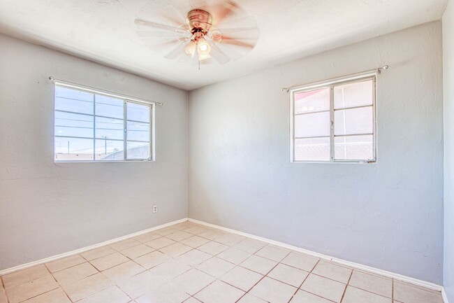 Building Photo - Beautiful 3 bed-1 bath house