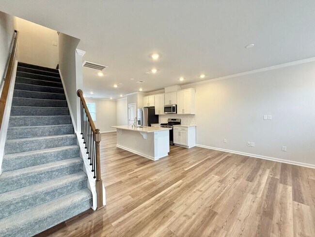 Building Photo - 1775 Night Sky Trl