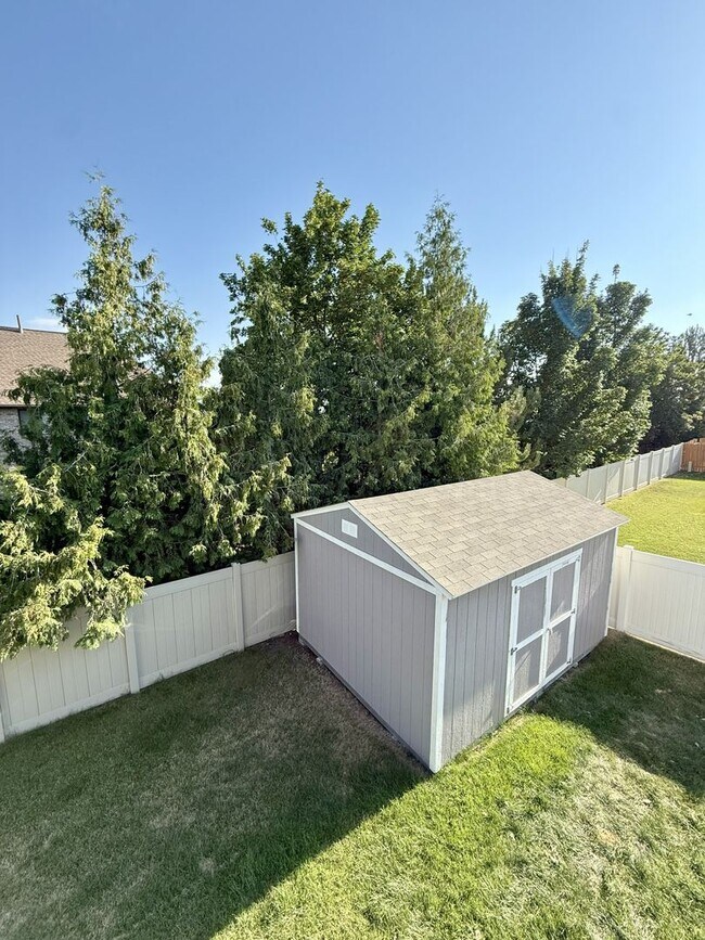 Building Photo - Spacious Comfort Meets Practical Living in...