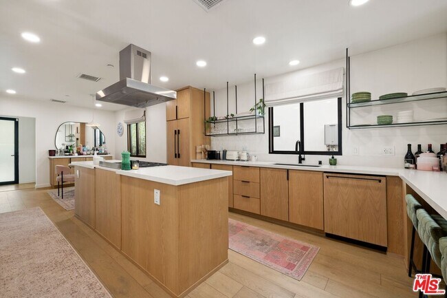 Building Photo - 9004 Dicks St