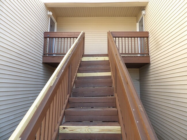 Building Photo - 35 Ashwood Ct