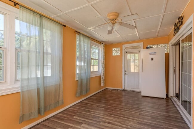 Building Photo - 4/2 Tampa Home