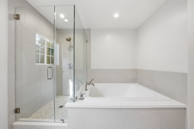 Building Photo - 5527 Burning Tree Dr