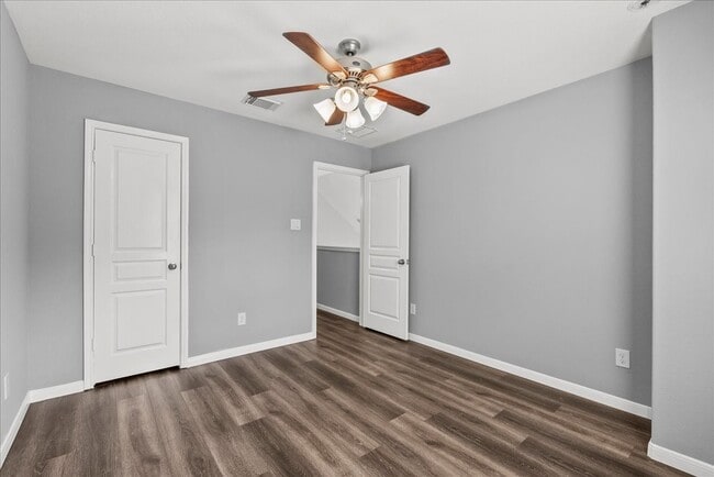 Building Photo - 207 Sea Breeze Dr