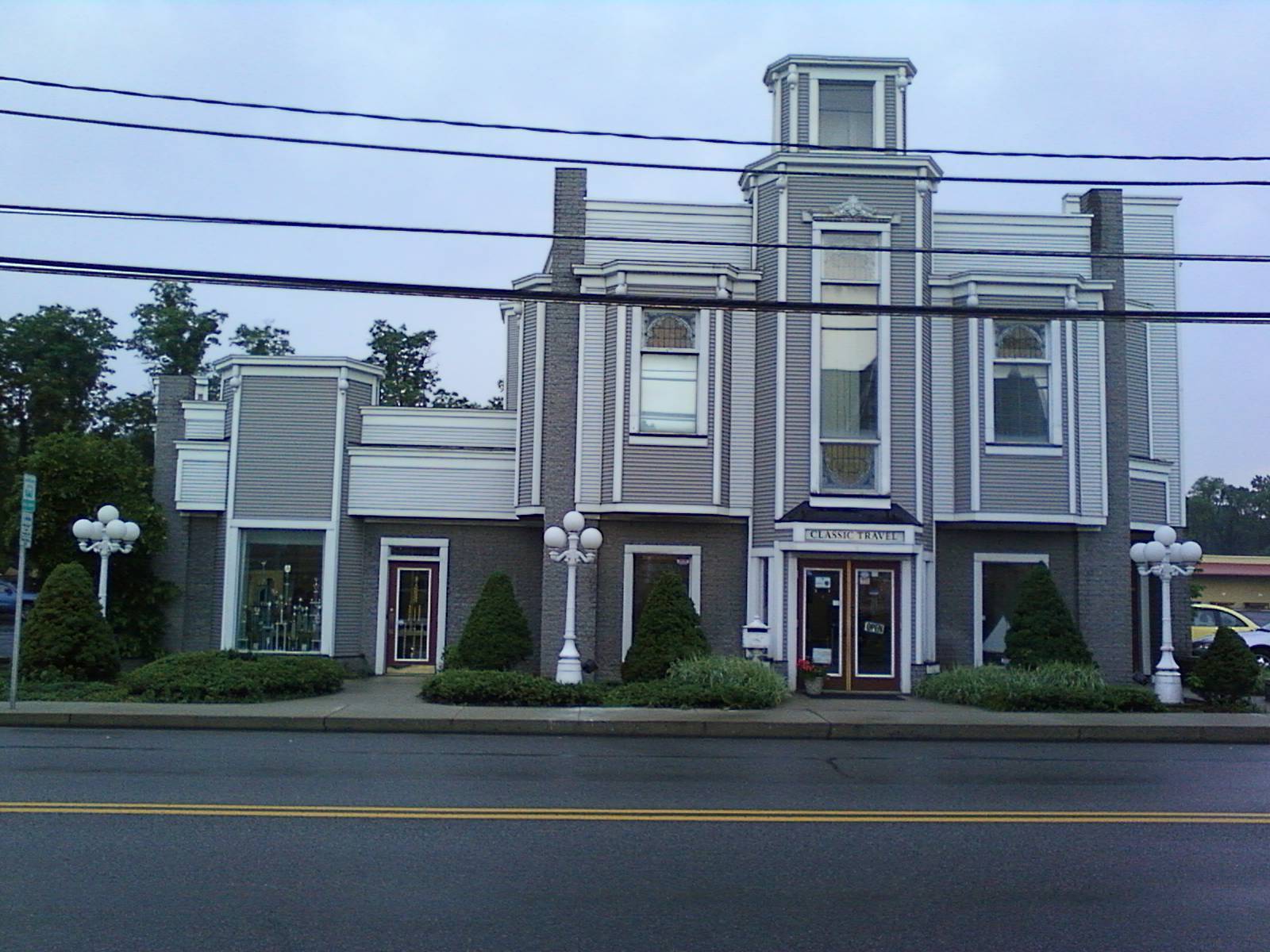 Building Photo - 1409 3rd Ave