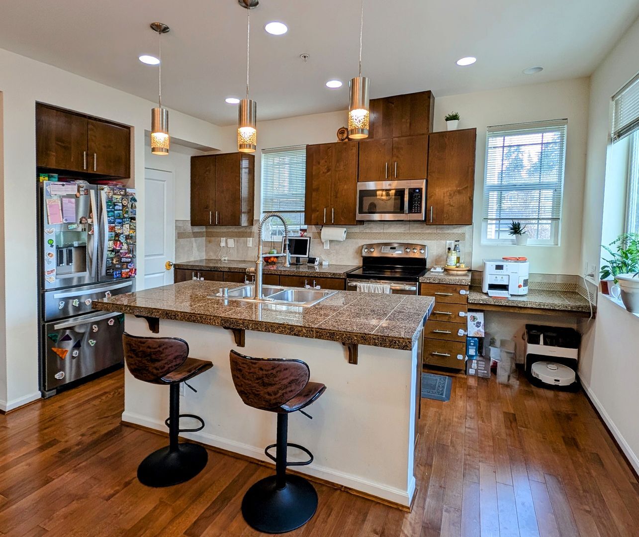 Building Photo - 15720 Manor Way