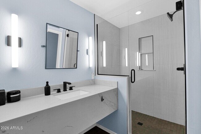 Building Photo - 1024 E Frye Rd