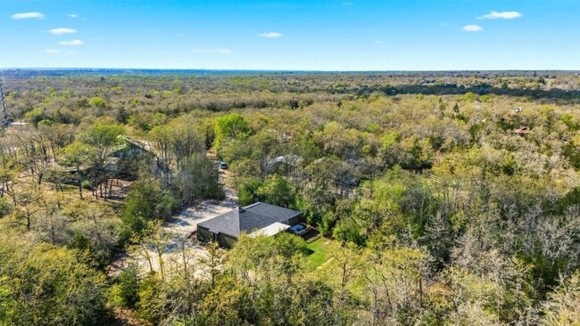 Building Photo - 8052 Perry Ln