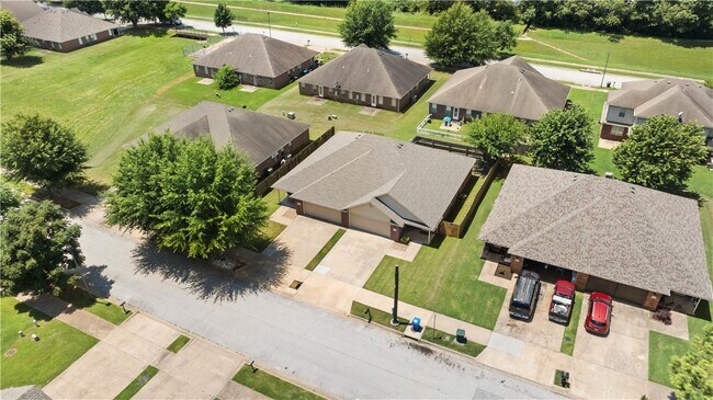 Building Photo - 1669 Evening Shade Dr