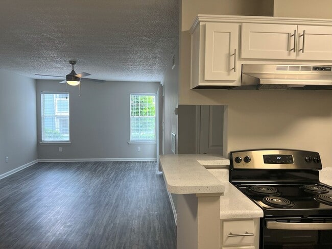 Building Photo - 3718 West Ave