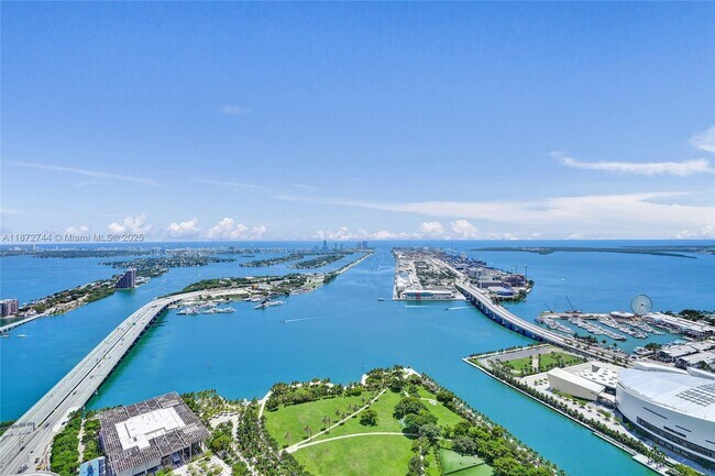 Primary Photo - 1100 Biscayne Blvd