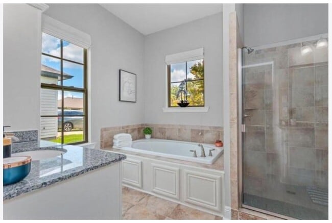 Building Photo - 3895 Jasmine Blvd