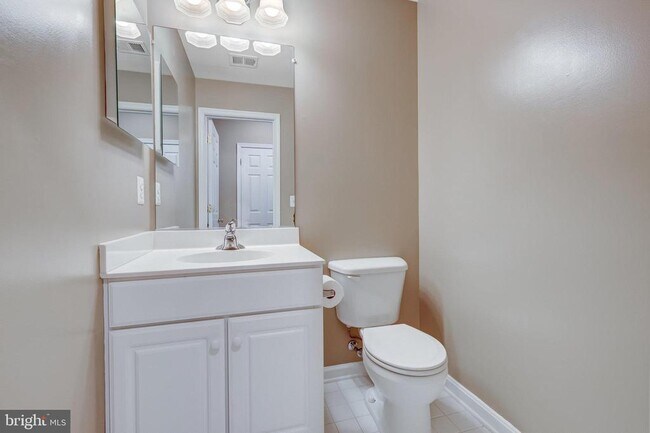 Building Photo - 43903 Thorncroft Terrace