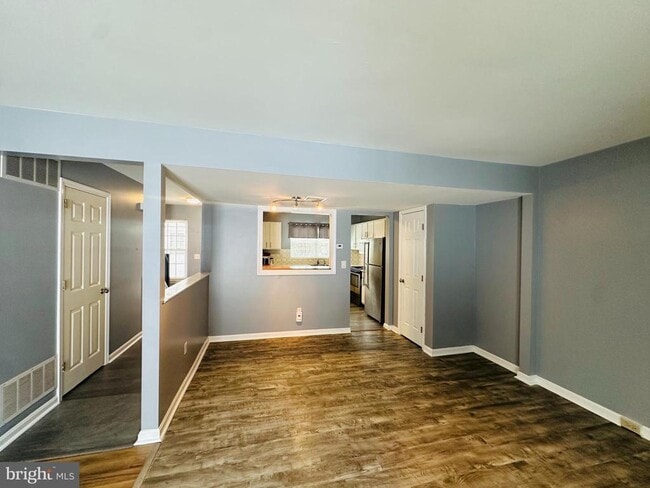 Building Photo - 406 Barrington Ct