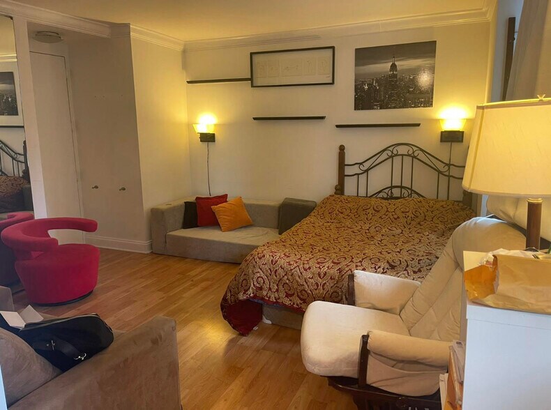 Building Photo - 236 E 47th St