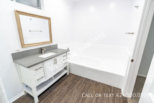 Building Photo - 16070 W Sunset Blvd