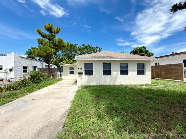 Building Photo - 815 Bayberry Dr