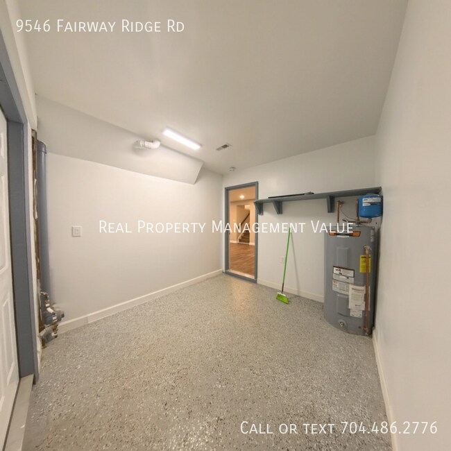 Building Photo - 9546 Fairway Ridge Rd