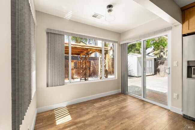 Building Photo - 436 Corte Lagos